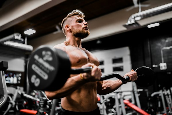 Female client strength training